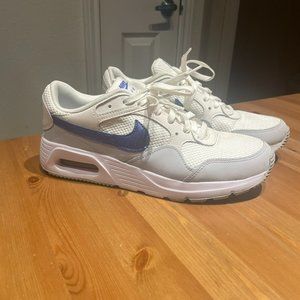 Womens Nike Air Max - Size 9